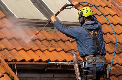 Démoussage et hydrofuge de toiture à Marcolès