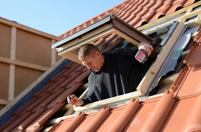 Pose de fenêtres de toit Velux à Marcolès